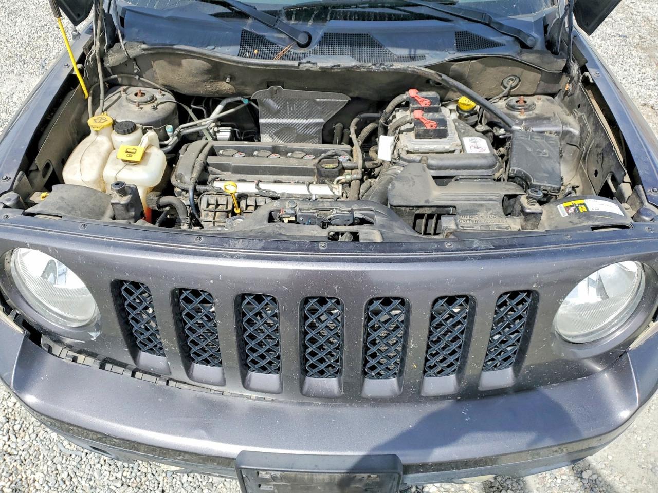 2016 Jeep Patriot Latitude - zdjęcie 12