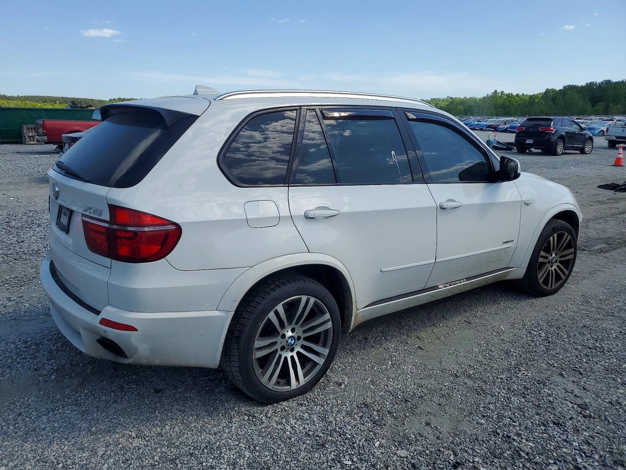 2013 BMW X5 xDrive50I - zdjęcie 3