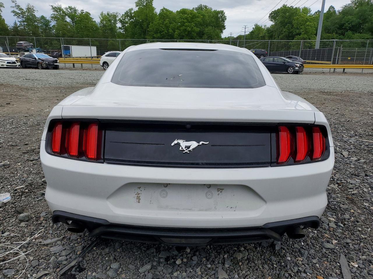2018 Ford Mustang - zdjęcie 6
