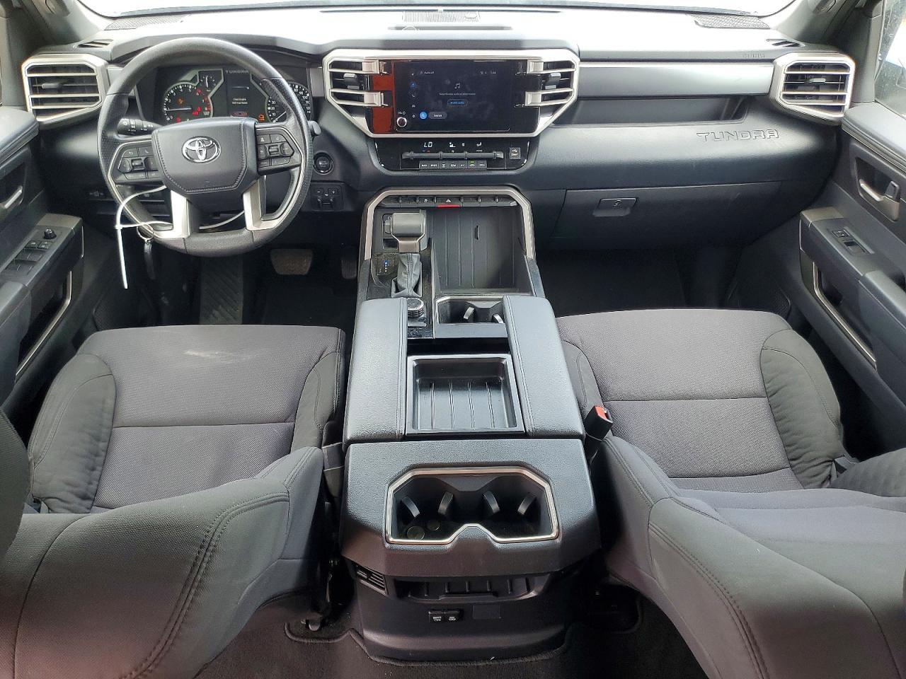 2025 Toyota Tundra Crewmax Sr - zdjęcie 8