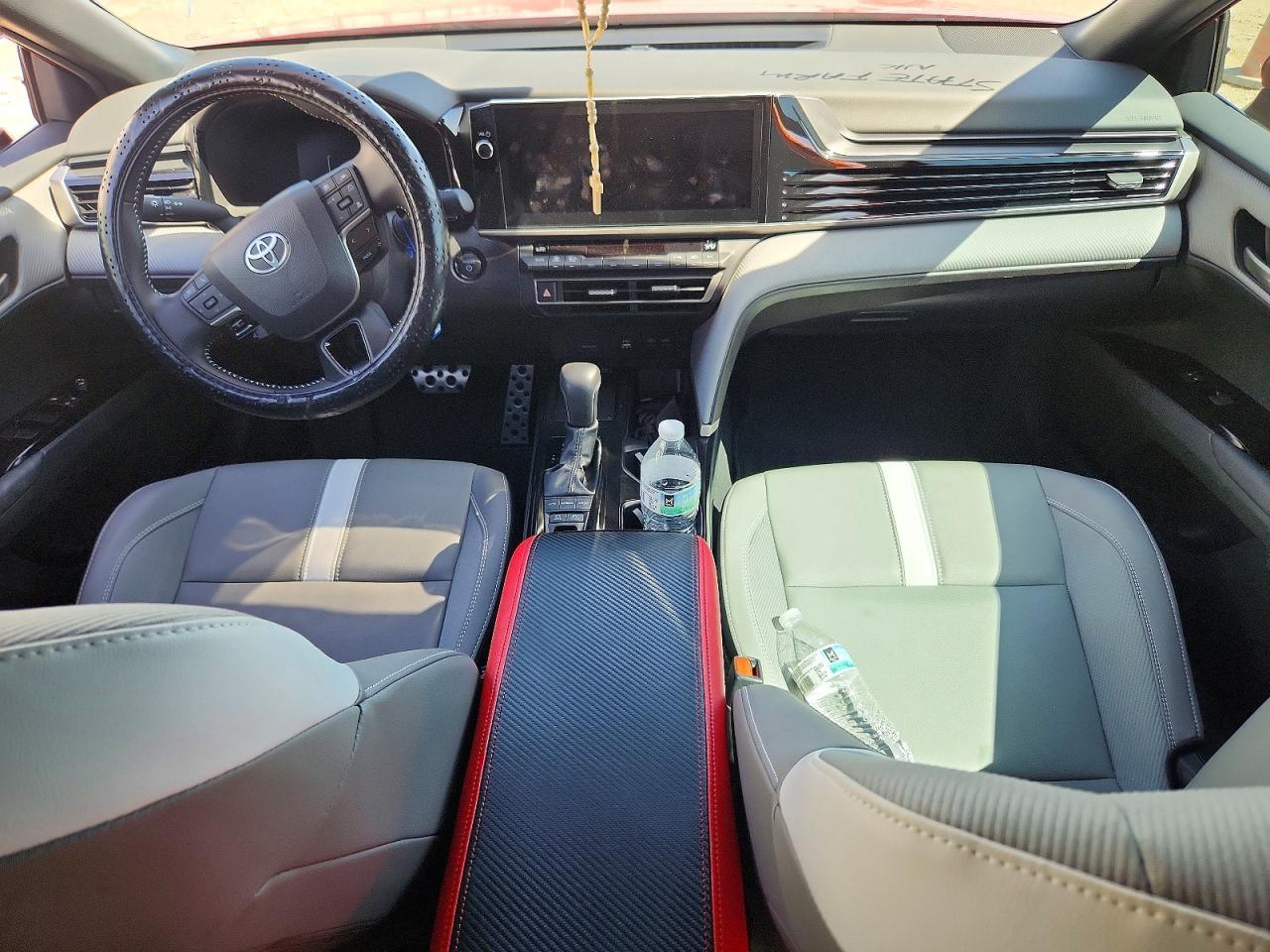 2025 Toyota Camry Se - zdjęcie 8