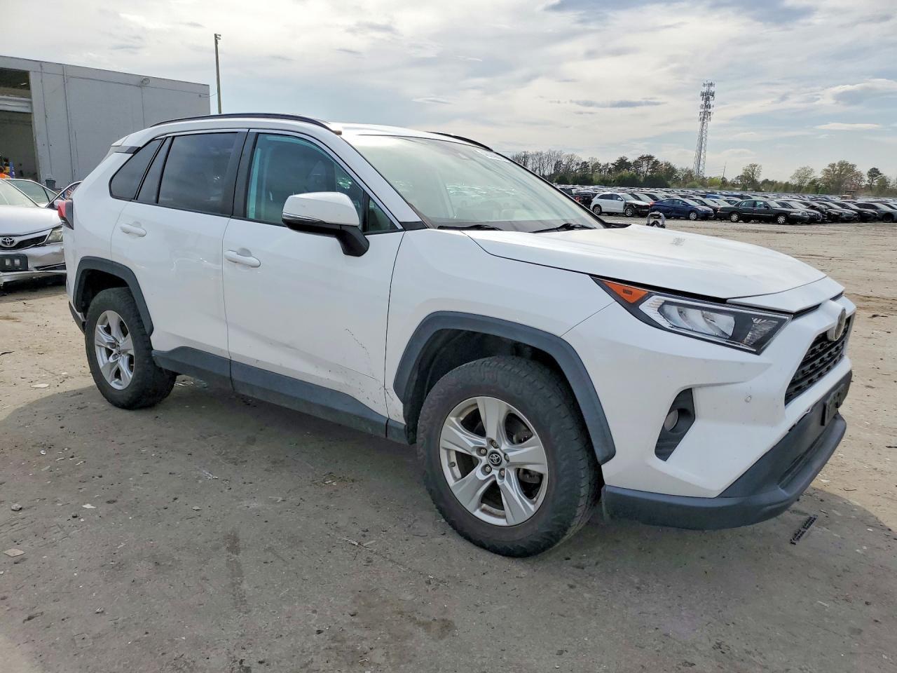 2019 Toyota Rav4 Xle - zdjęcie 4