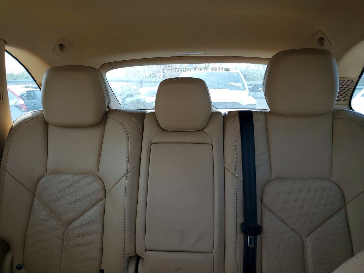 2014 Porsche Cayenne - zdjęcie 10