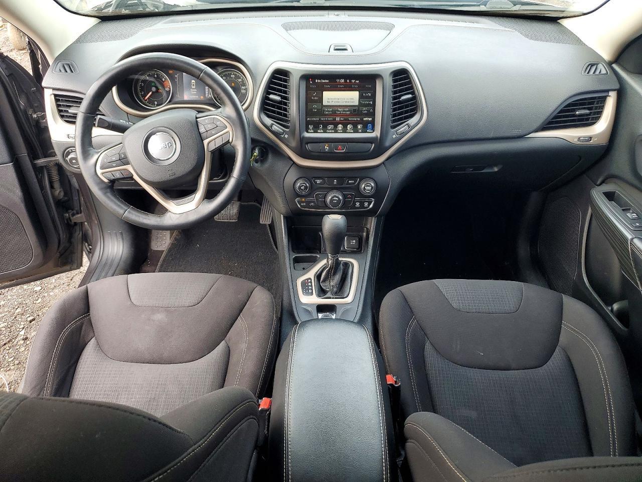2016 Jeep Cherokee Latitude - zdjęcie 8