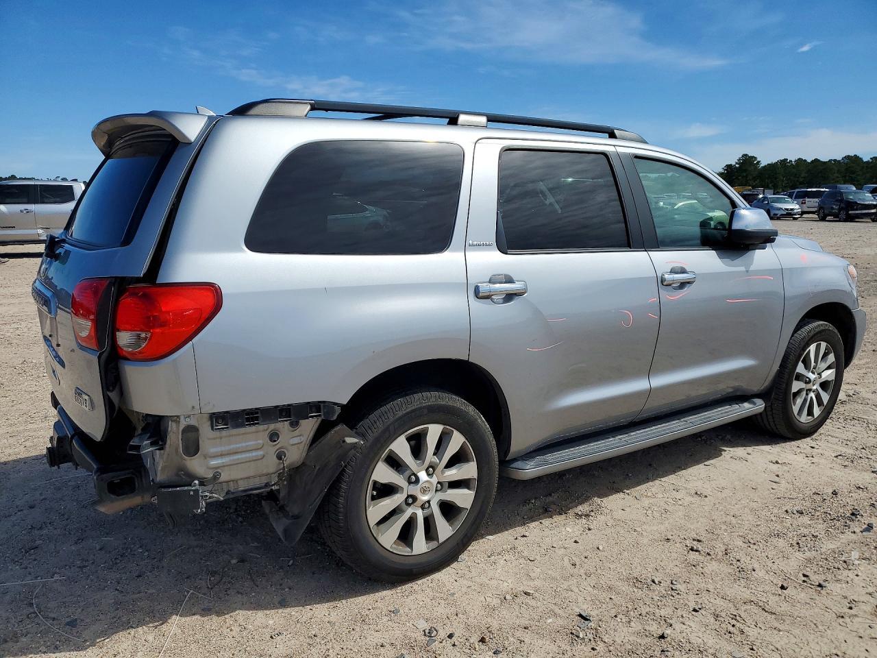 2017 Toyota Sequoia Limited - zdjęcie 3