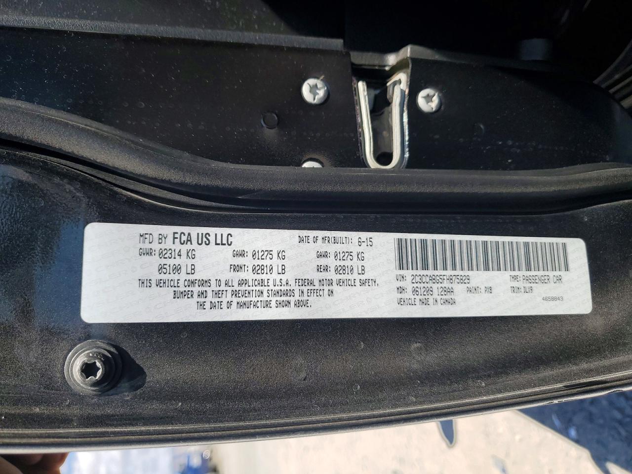 2015 Chrysler 300 S - zdjęcie 12