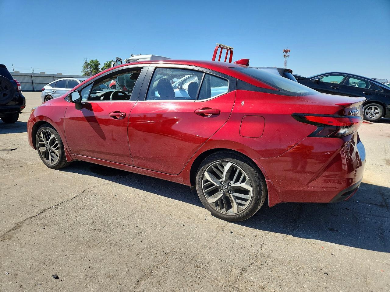 2025 Nissan Versa Sr - zdjęcie 2