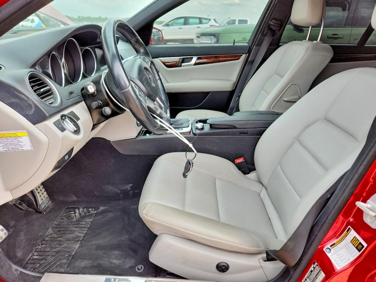 2014 Mercedes-Benz C 250 - zdjęcie 7
