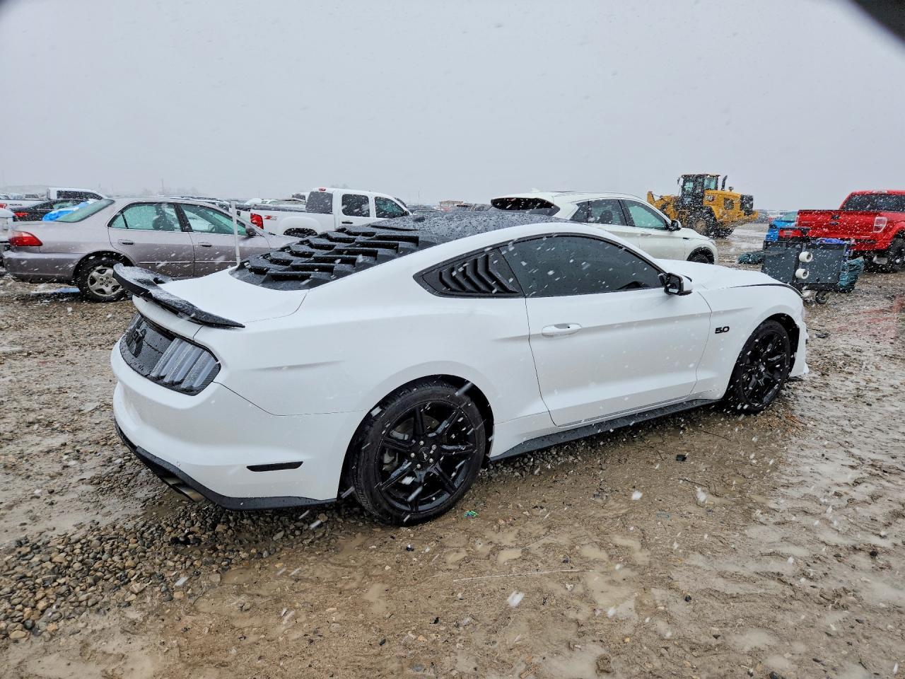 2020 Ford Mustang Gt - zdjęcie 3