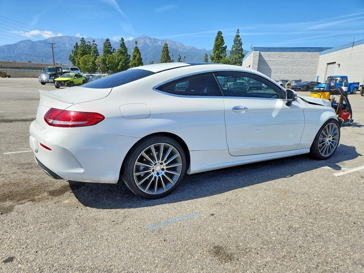 2017 Mercedes-Benz C 300 - zdjęcie 3