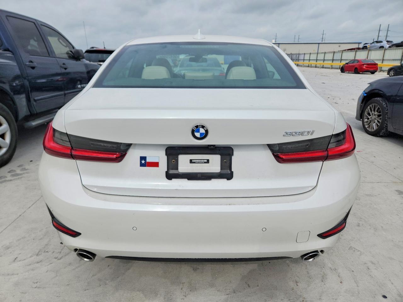 2022 BMW 330I - zdjęcie 6