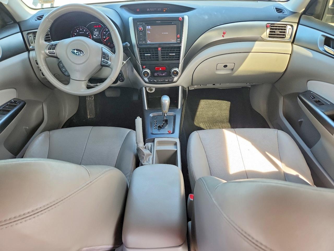 2013 Subaru Forester Touring - zdjęcie 8