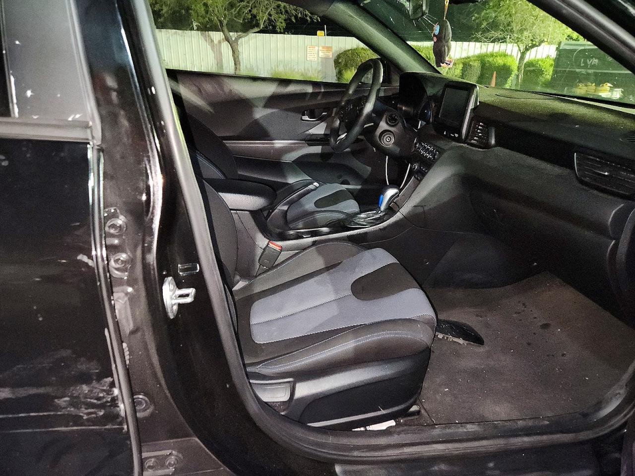 2020 Hyundai Veloster Base - zdjęcie 13