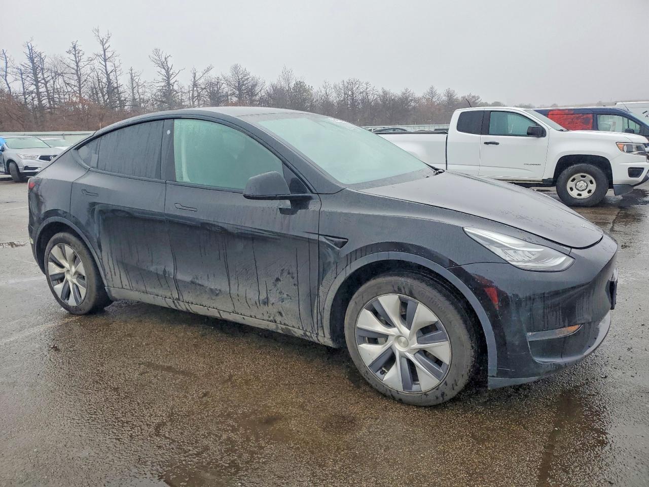 2023 Tesla Model Y - zdjęcie główne