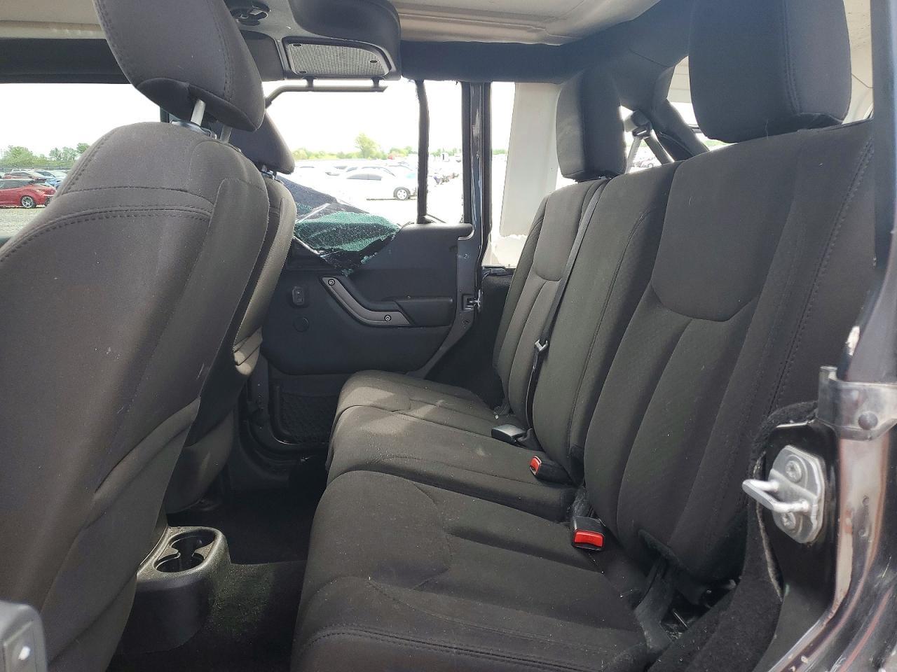2016 Jeep Wrangler Unlimited Sport - zdjęcie 11