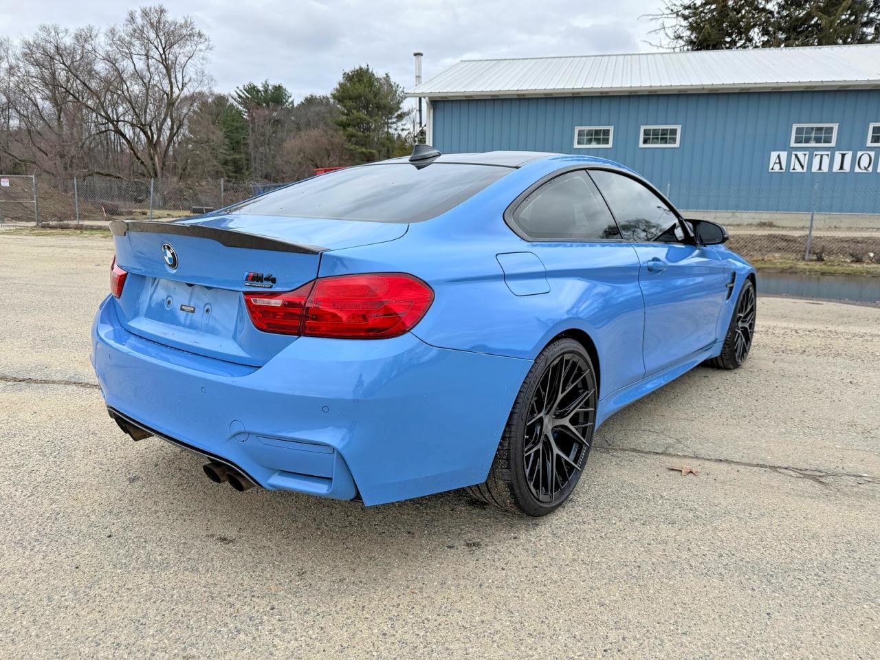 2017 BMW M4 - zdjęcie 4