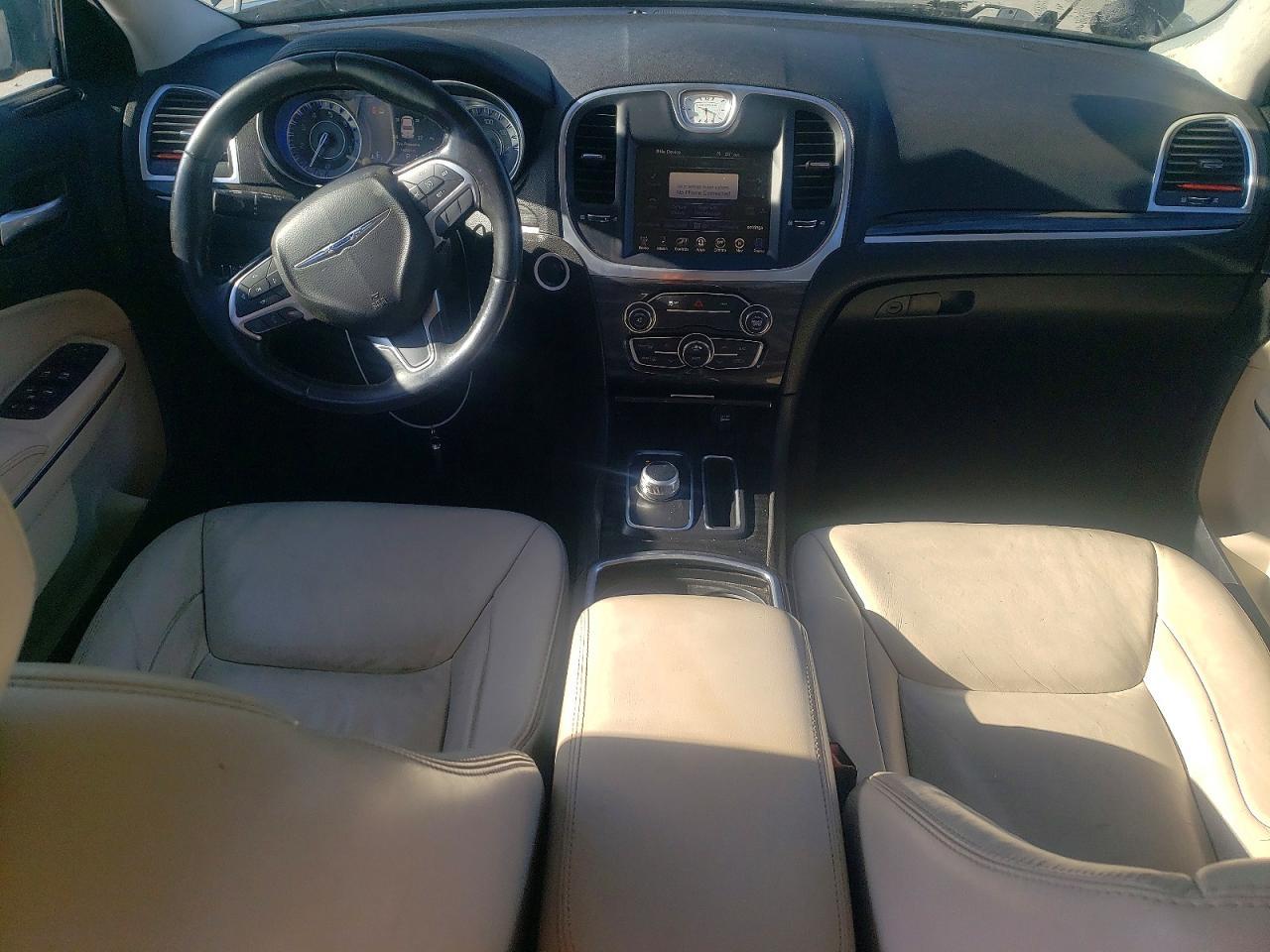 2016 Chrysler 300 Limited - zdjęcie 8