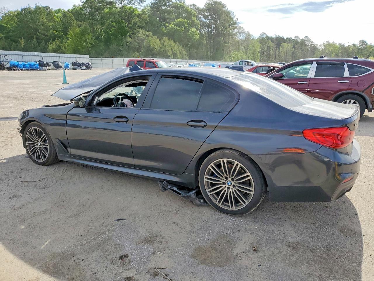 2019 BMW M550Xi - zdjęcie 2