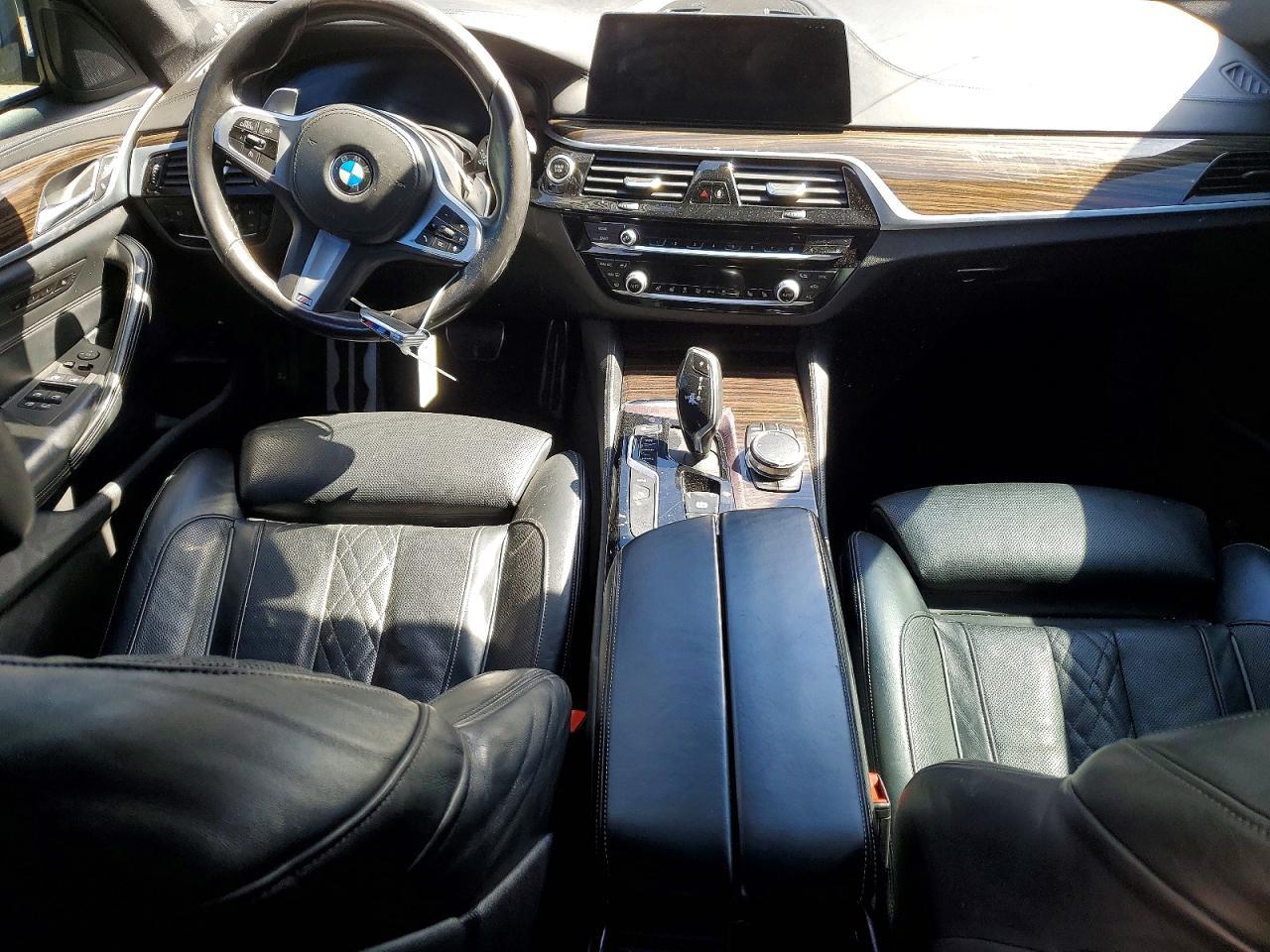 2020 BMW 530E - zdjęcie 8