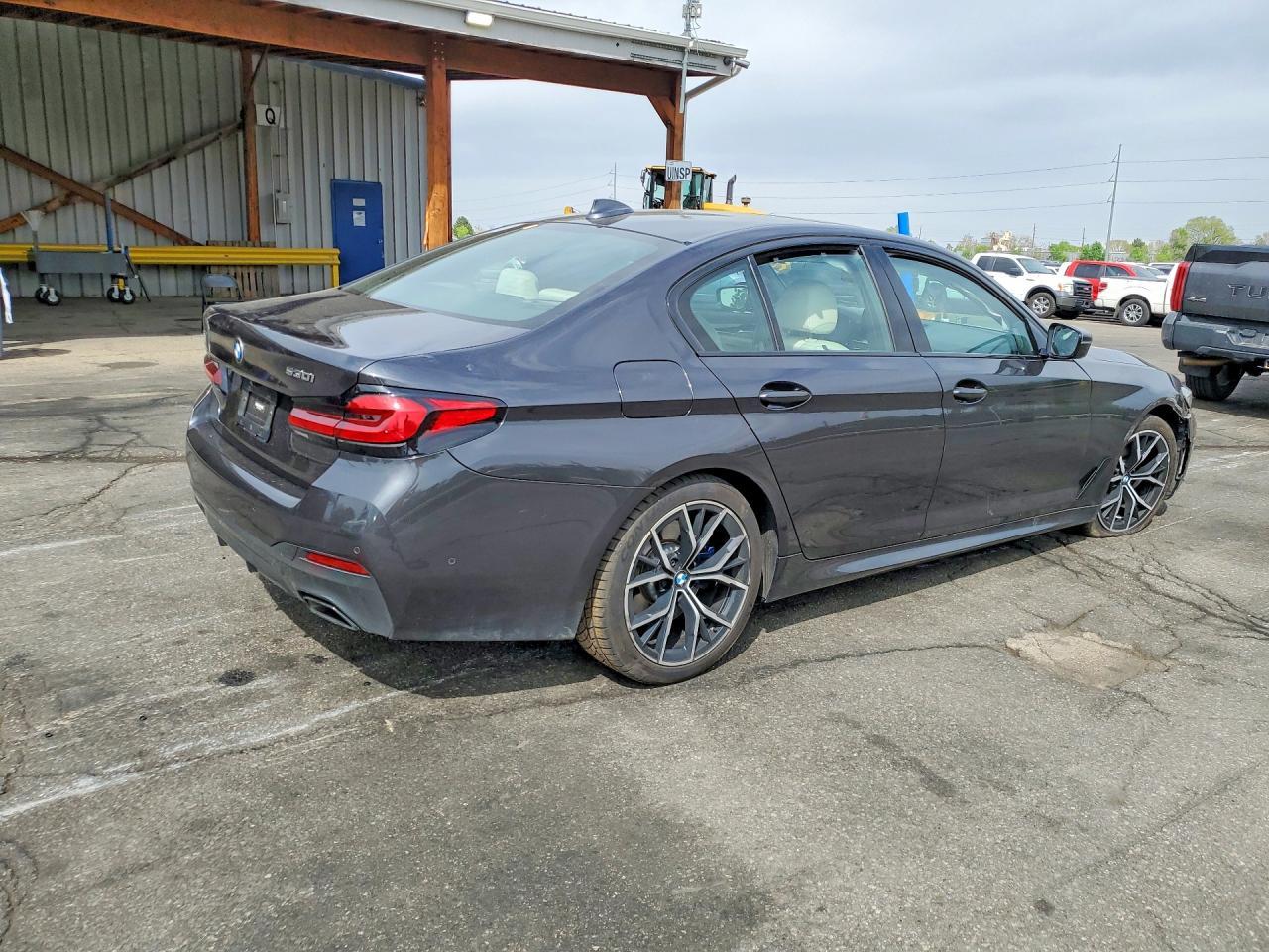 2022 BMW 530 Xi - zdjęcie 3