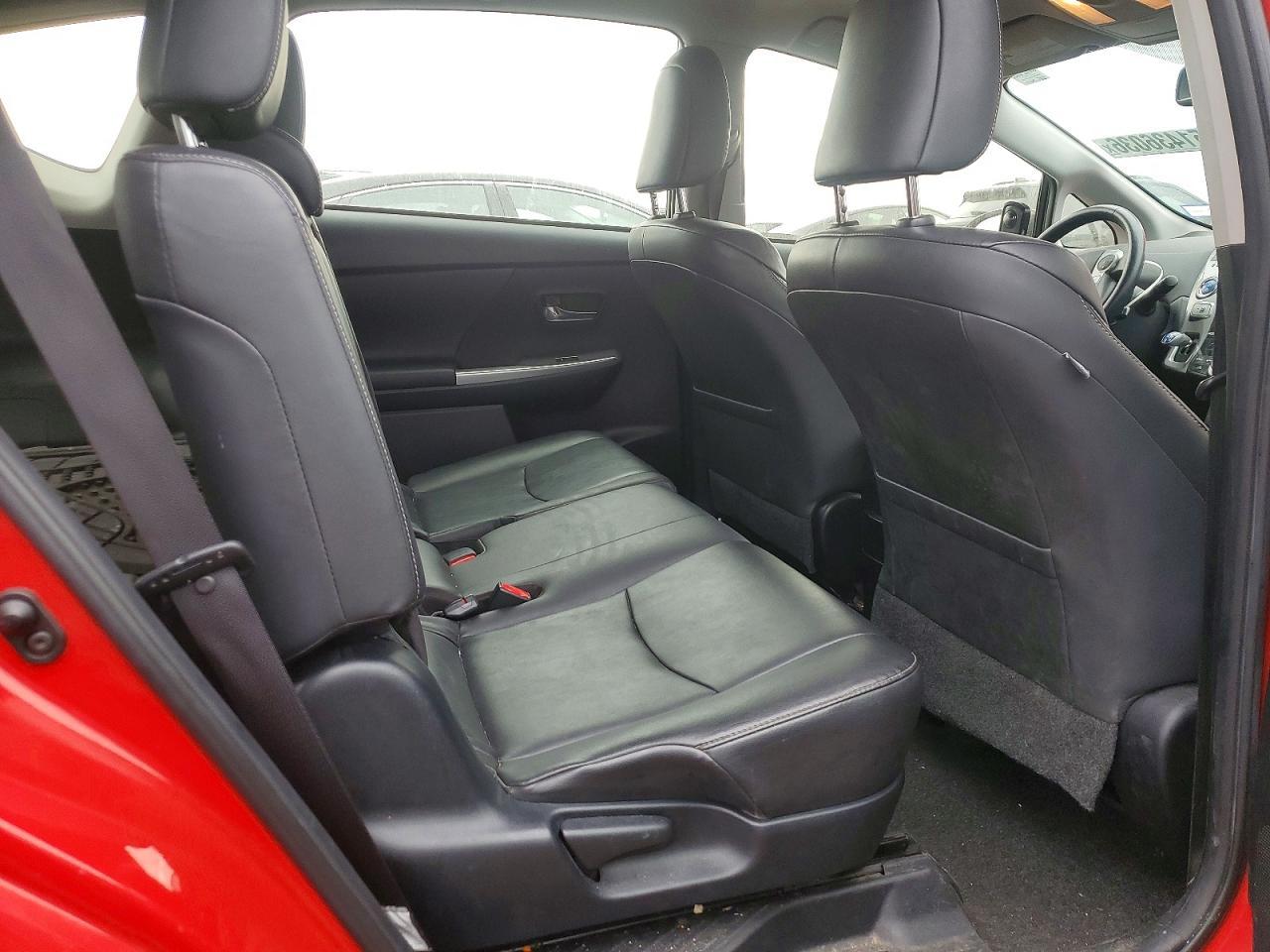 2016 Toyota Prius V Four - zdjęcie 10
