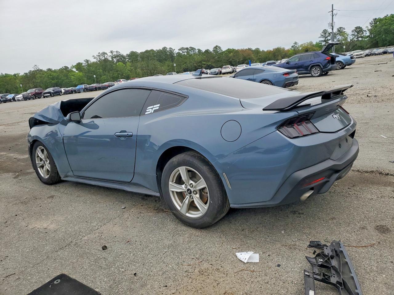 2024 Ford Mustang - zdjęcie 2