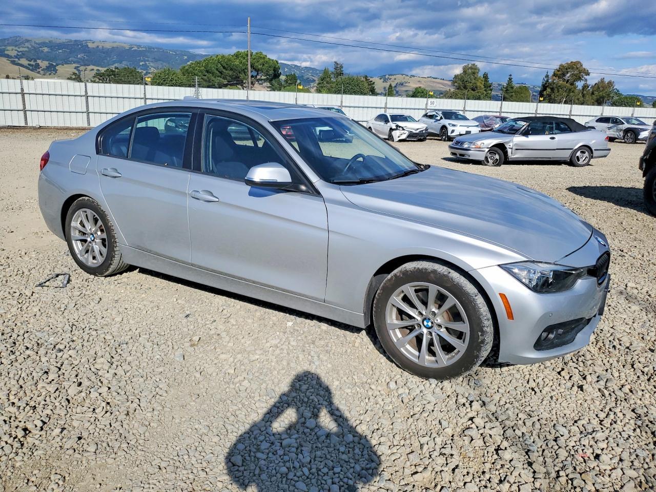 2017 BMW 320 I - zdjęcie 4