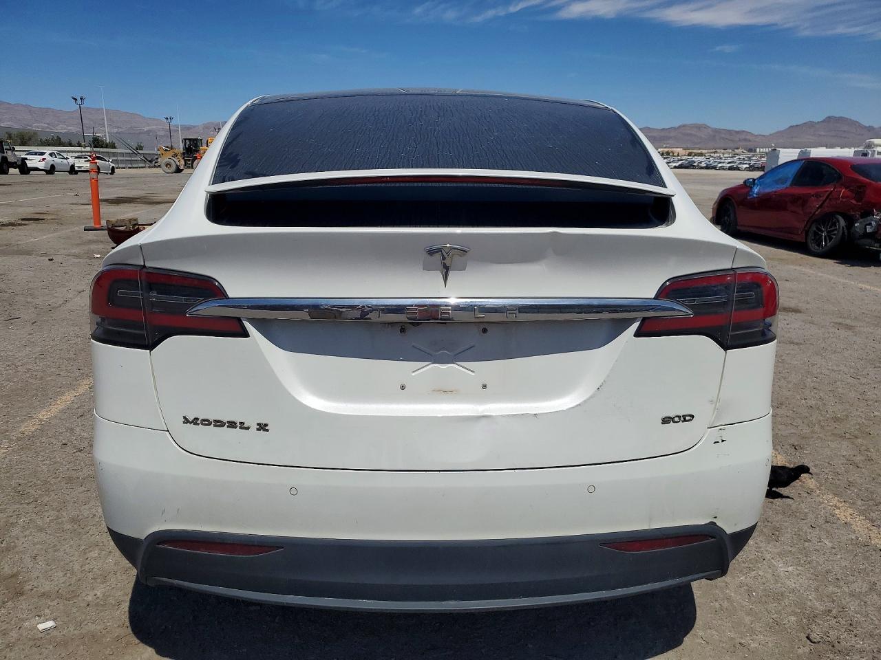 2016 Tesl Model X - zdjęcie 6