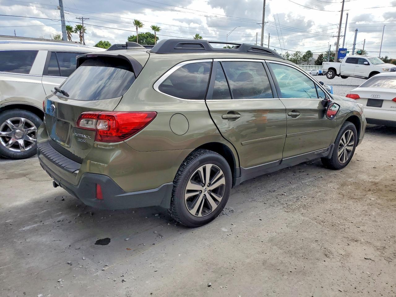 2018 Subaru Outback 3.6R Limited - zdjęcie 3