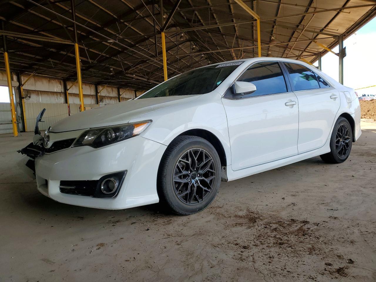 2014 Toyota Camry Se - zdjęcie główne