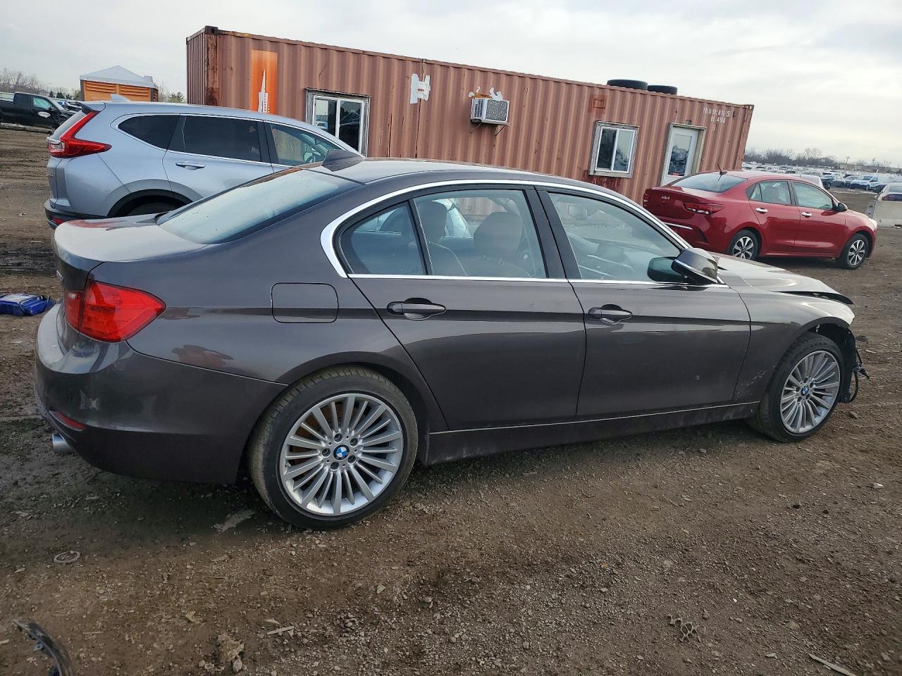 2015 BMW 335 Xi - zdjęcie 3