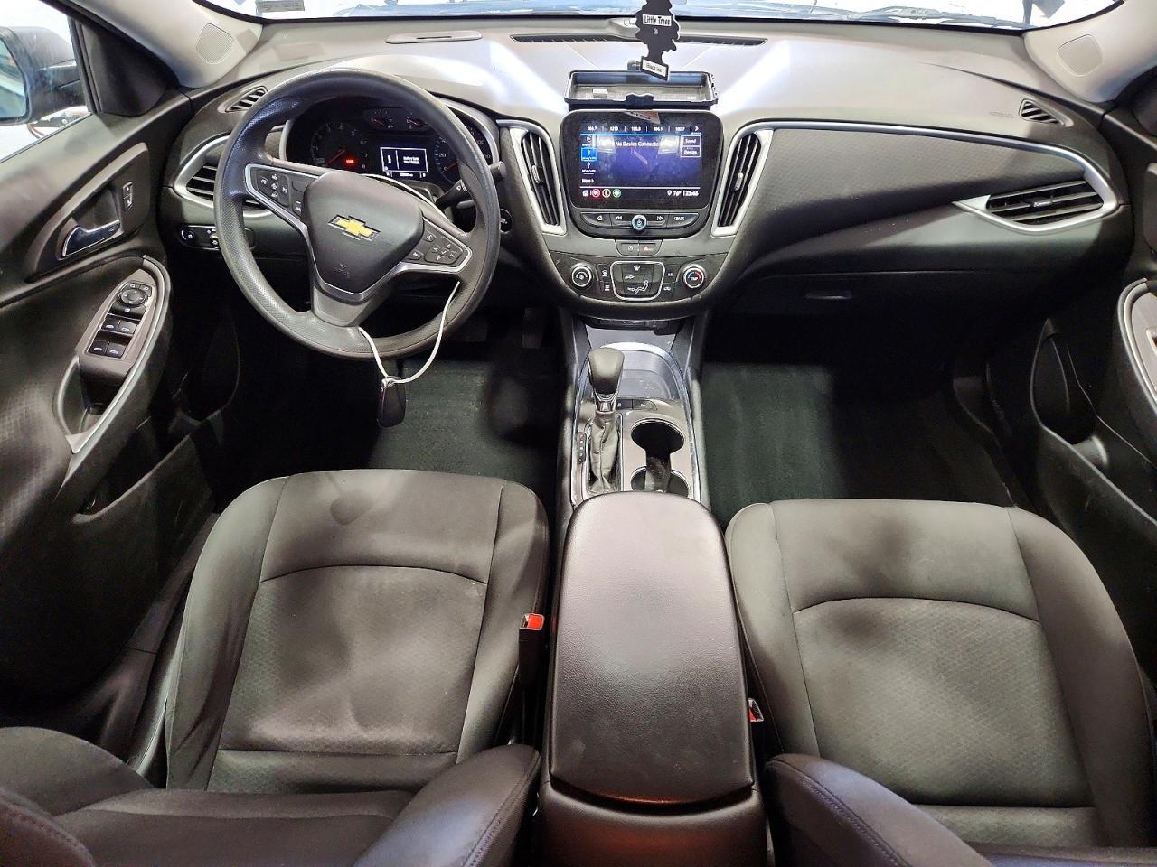 2022 Chevrolet Malibu Ls - zdjęcie 8