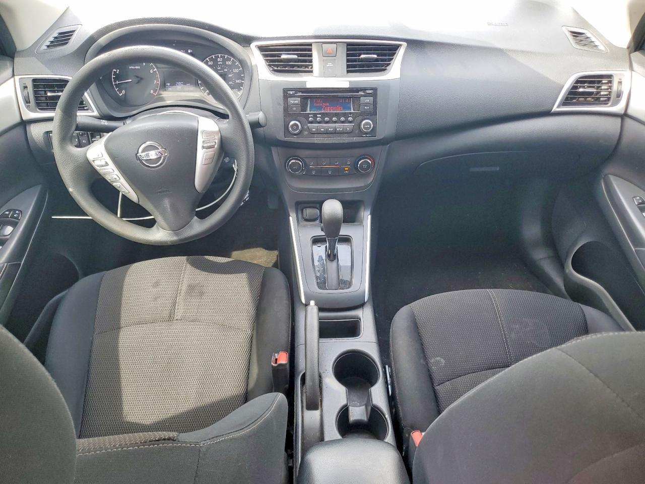 2017 Nissan Sentra S - zdjęcie 8