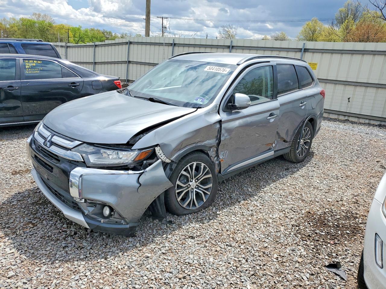 2016 Mitsubishi Outlander Se - zdjęcie główne