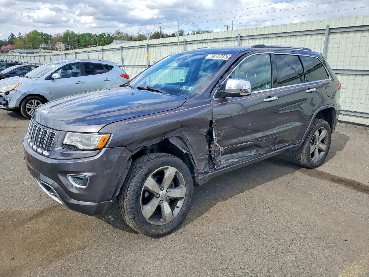 2015 Jeep Grand Cherokee Overland - zdjęcie główne
