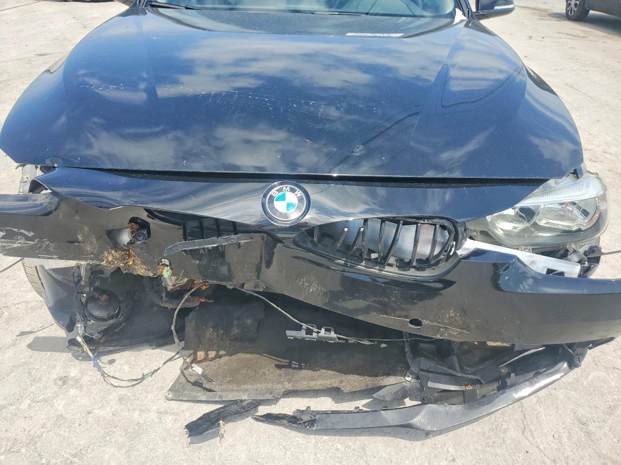 2017 BMW 320 Xi - zdjęcie 11