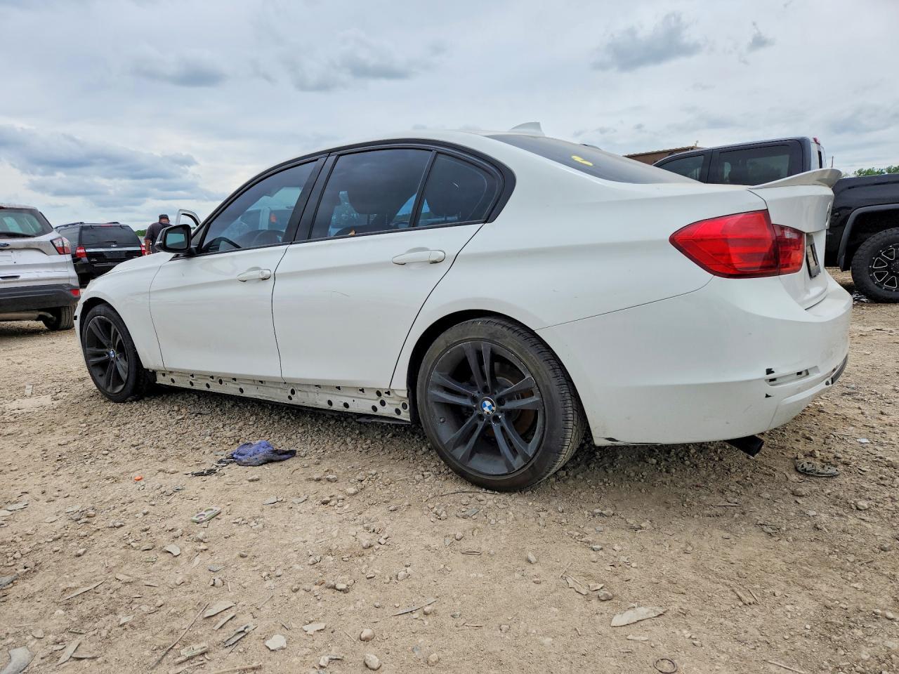 2013 BMW 328 I - zdjęcie 2