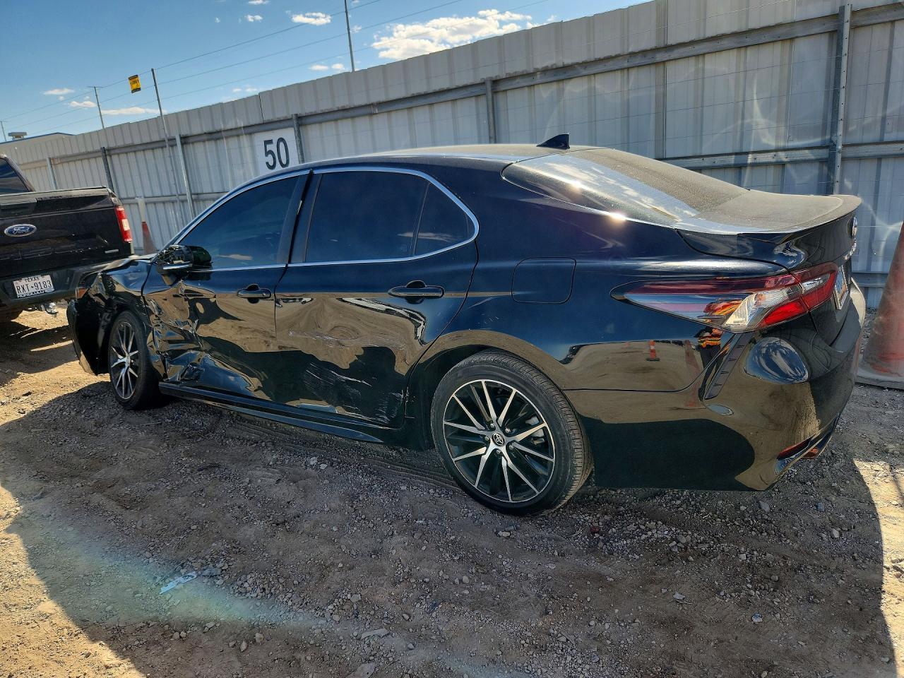 2024 Toyota Camry Se - zdjęcie 2