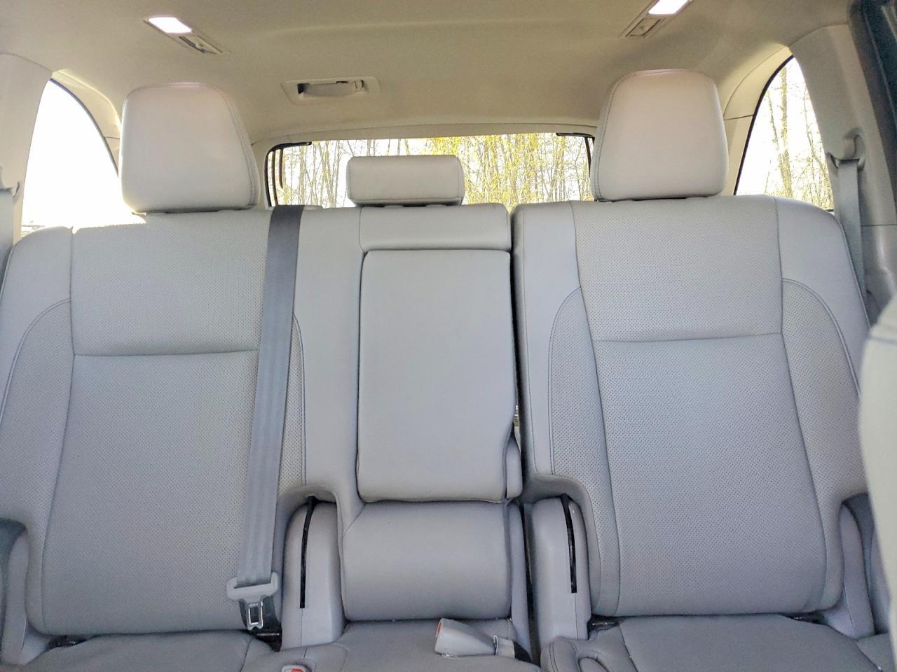 2019 Toyota Highlander Limited Platinum - zdjęcie 10