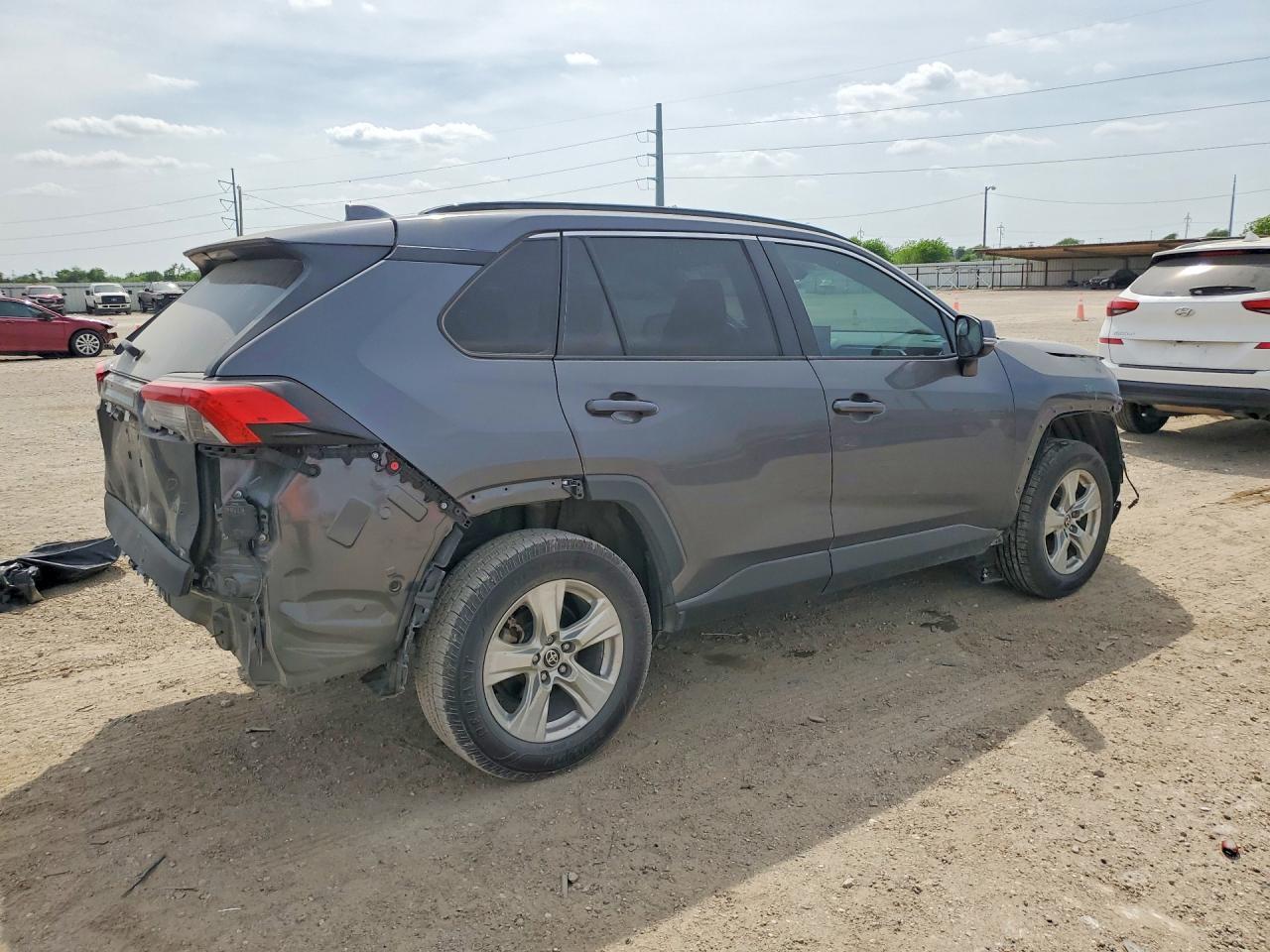2021 Toyota Rav4 Xle - zdjęcie 3