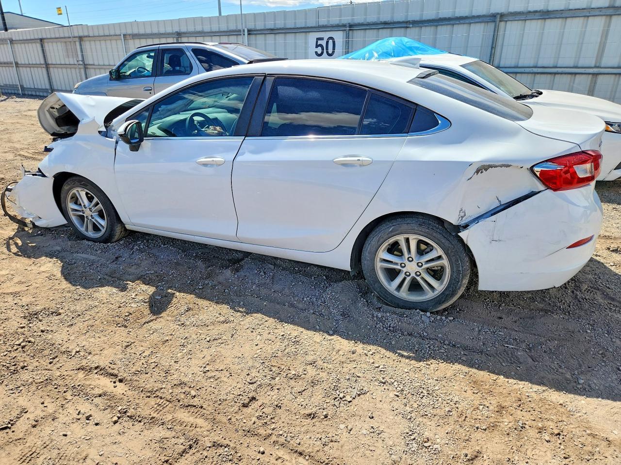 2018 Chevrolet Cruze Lt - zdjęcie 2