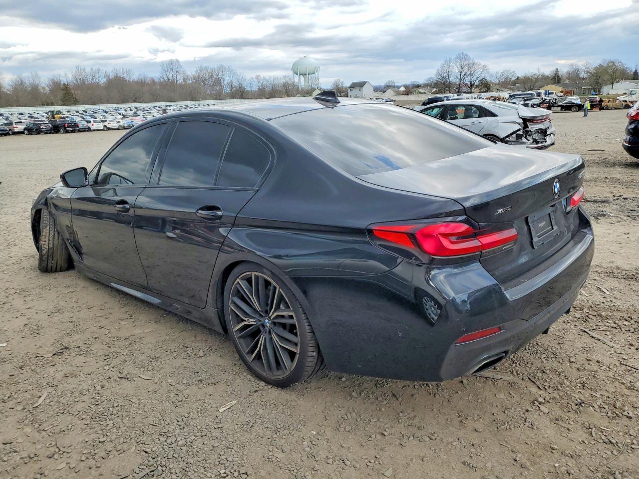 2021 BMW 530 Xi - zdjęcie 2