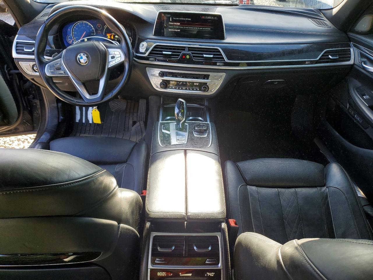 2017 BMW 750 I - zdjęcie 8