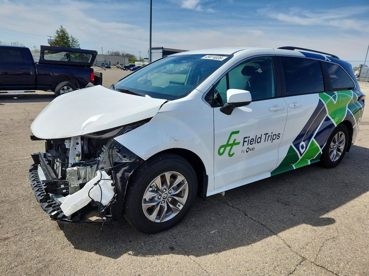 2025 Toyota Sienna Le 8-Passenger - zdjęcie główne