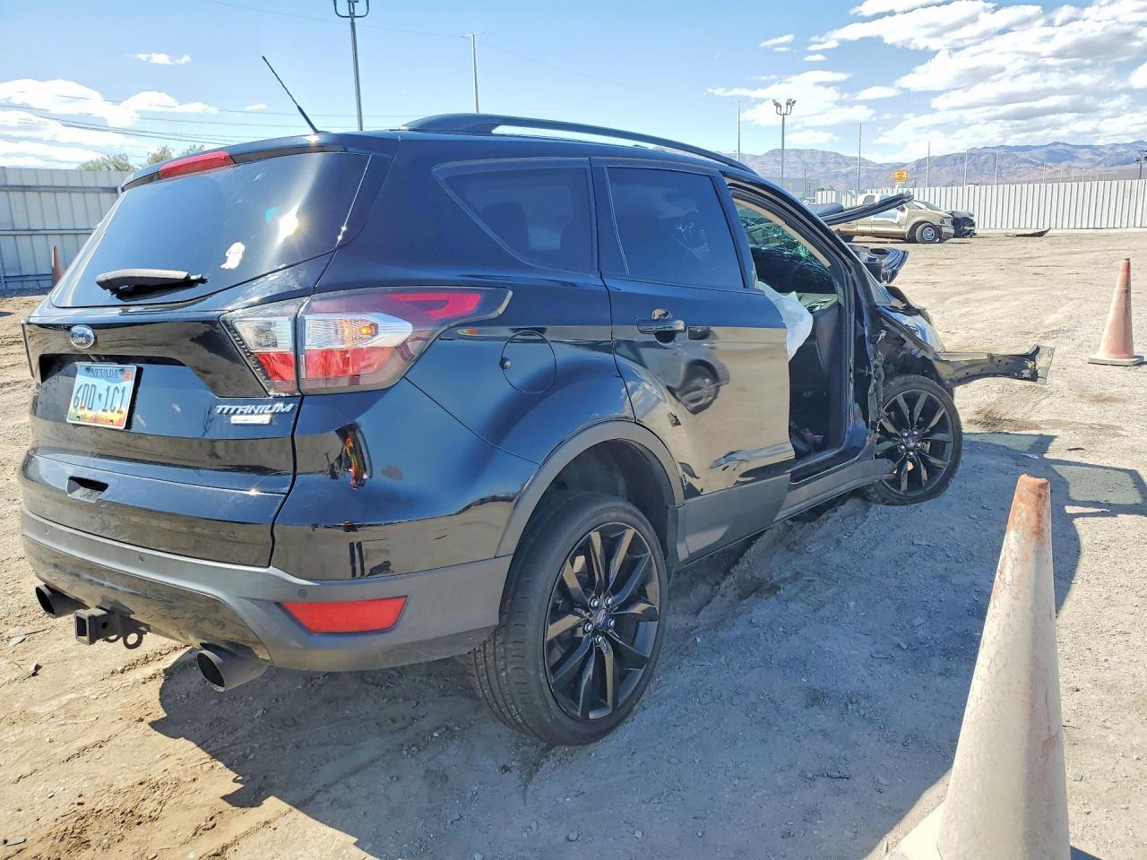 2017 Ford Escape Titanium - zdjęcie 3