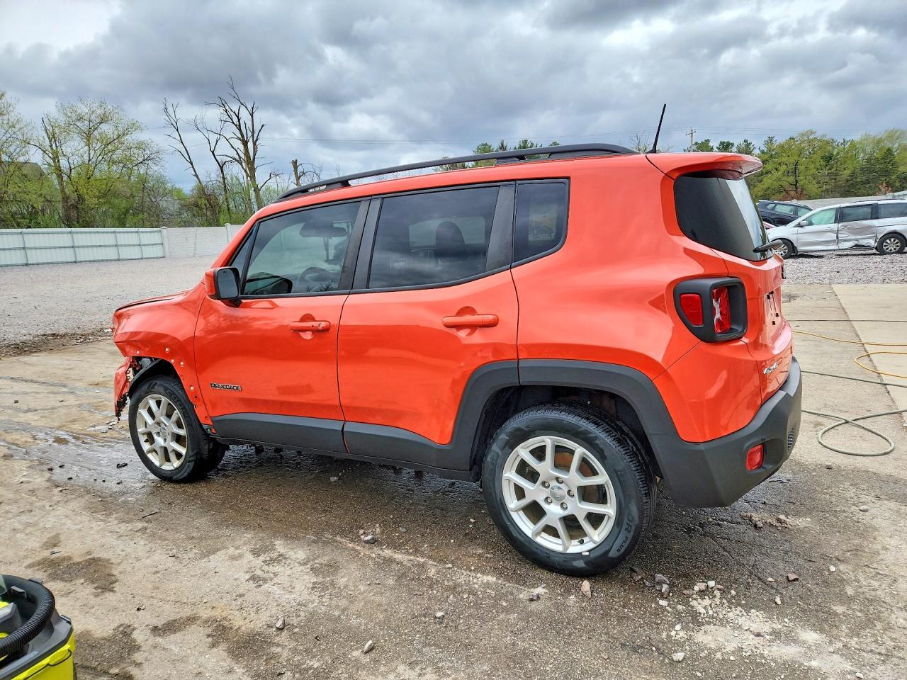 2019 Jeep Renegade Latitude - zdjęcie 2