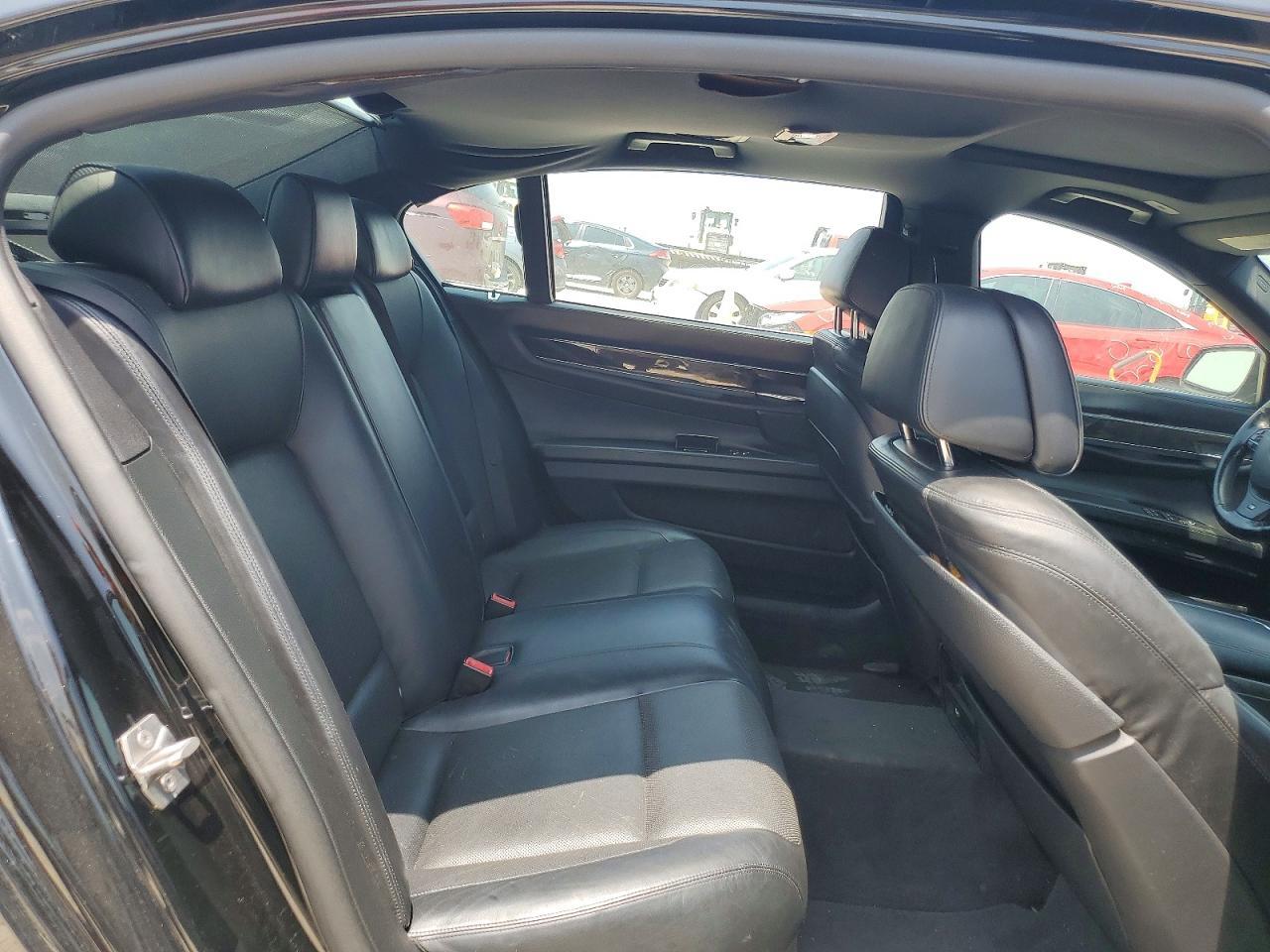 2013 BMW 750 Li - zdjęcie 10