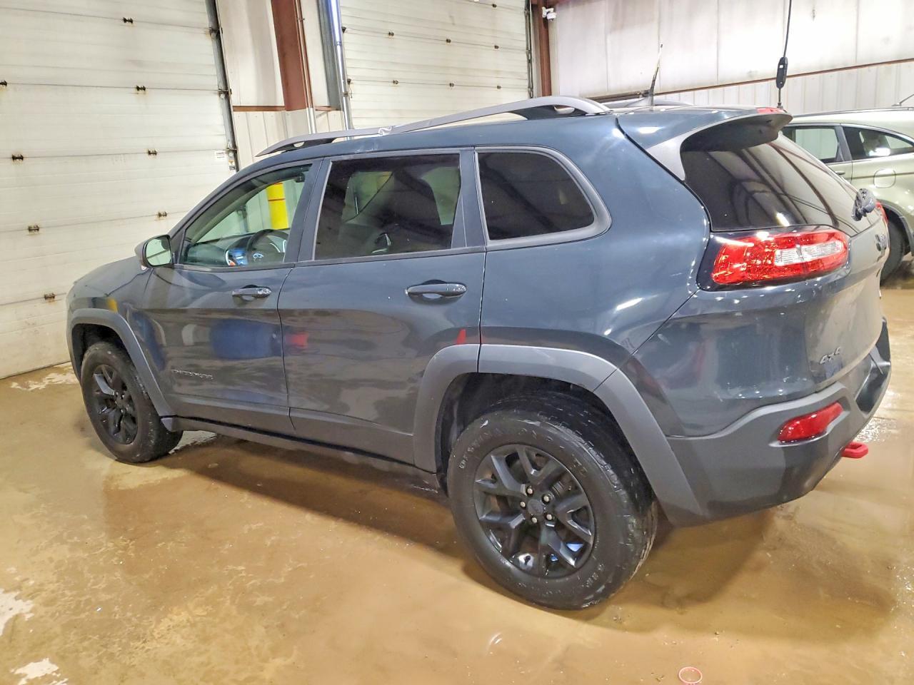 2017 Jeep Cherokee Trailhawk - zdjęcie 2