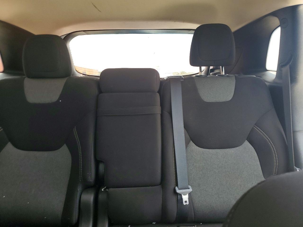 2016 Jeep Cherokee Sport - zdjęcie 10