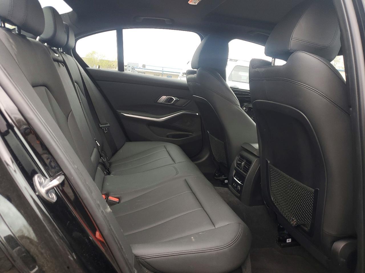 2019 BMW 330Xi - zdjęcie 10